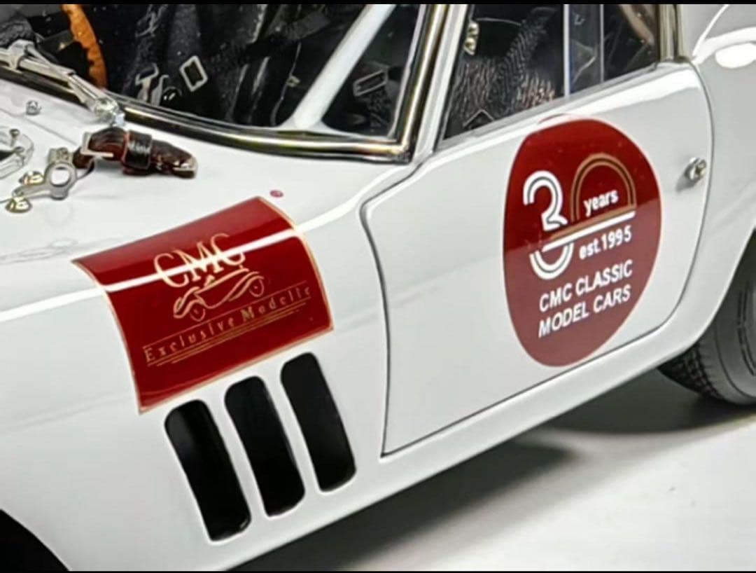 新品 未使用 CMC 1/18 フェラーリ 250 GTO 30周年ミニカー