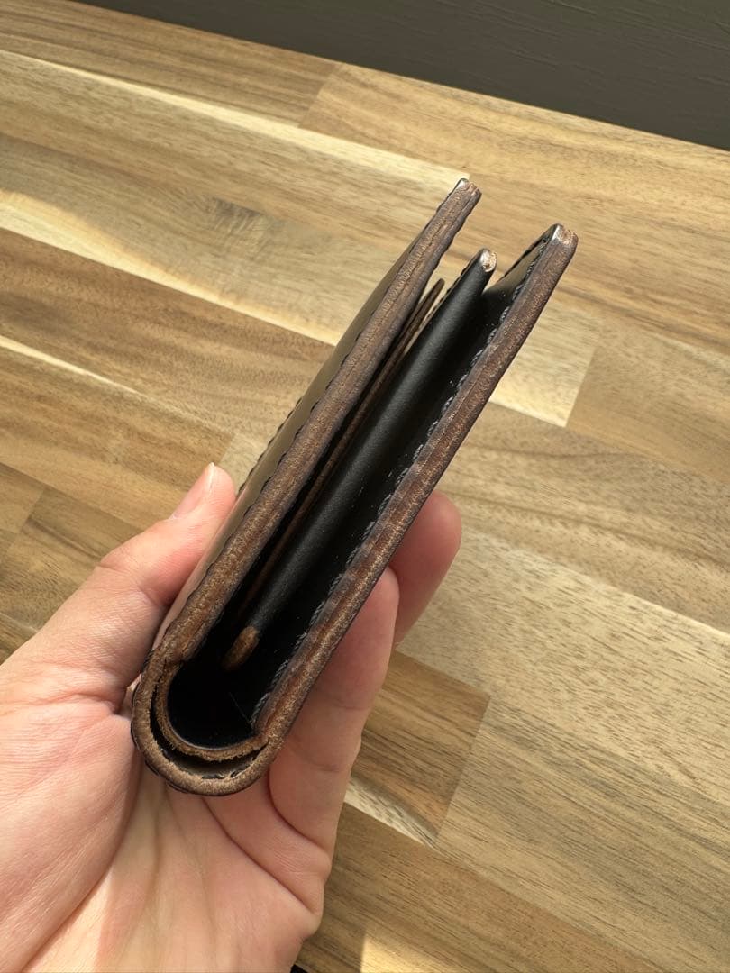 本革 クロムエクセル 二つ折り財布 ハンドメイド アメリカンな風合いが魅力