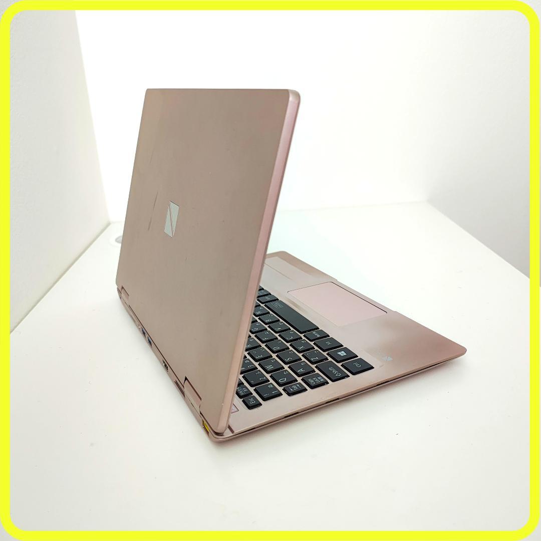 薄型軽量　windows11ノートパソコン⭐️SSD　office　カメラ825