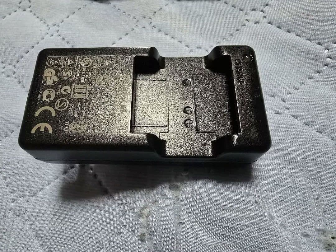 【美品】FUJIFILM FinePix Z1100 EXR コーラルピンク