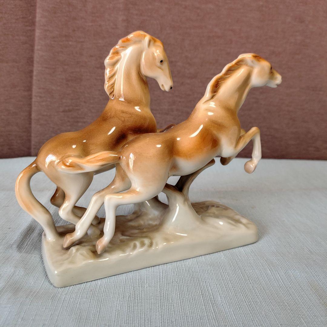 チェコスロバキア/ロイヤル・ ダックス製陶器2頭の馬 置物
