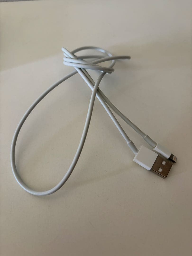 【美品】Apple iPhone SE (第2世代) ホワイト