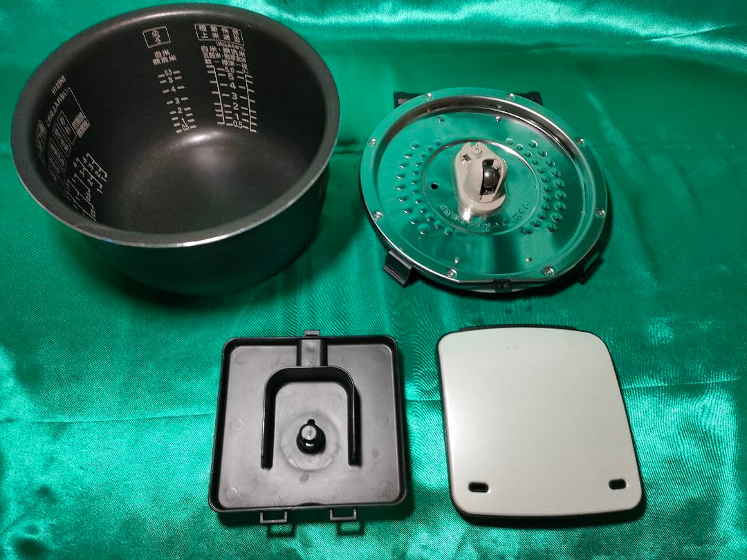 【状態良好】日立ＩＨ炊飯器 5.5合 RZ-SV100K パールホワイト 保証付