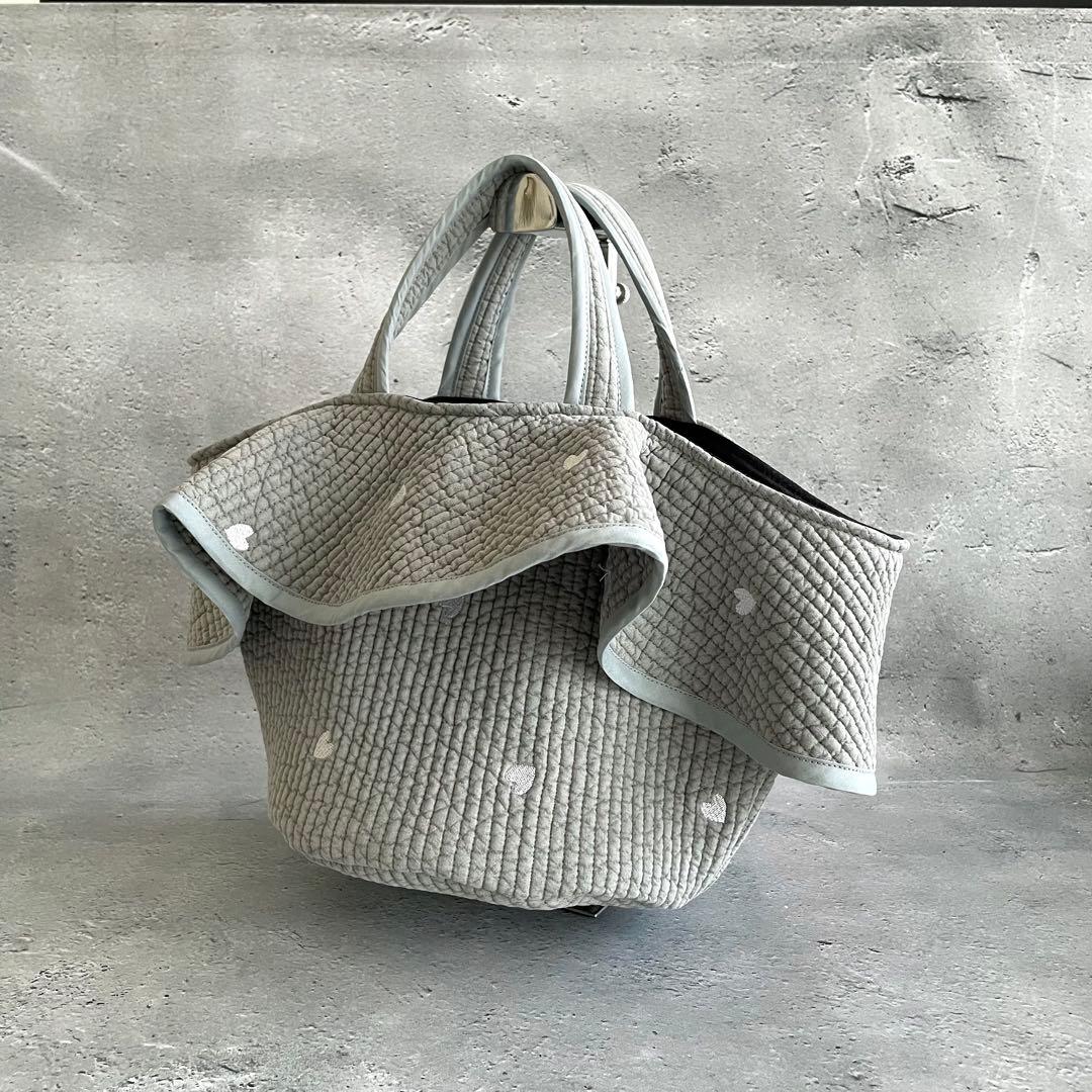 フリル付き丸底マルシェバッグ　ヌビバッグ　グレー　ハート刺繍　ハンドメイド