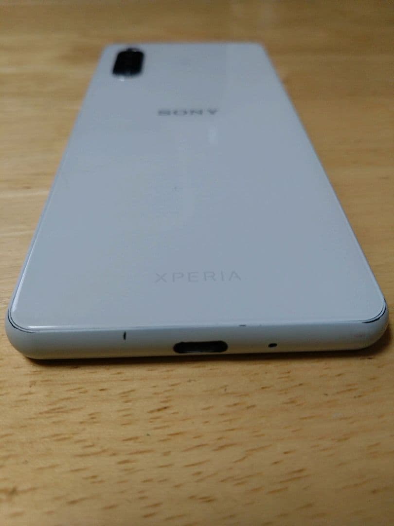 SONY Xperia 10 III（A102SO）ホワイト 本体