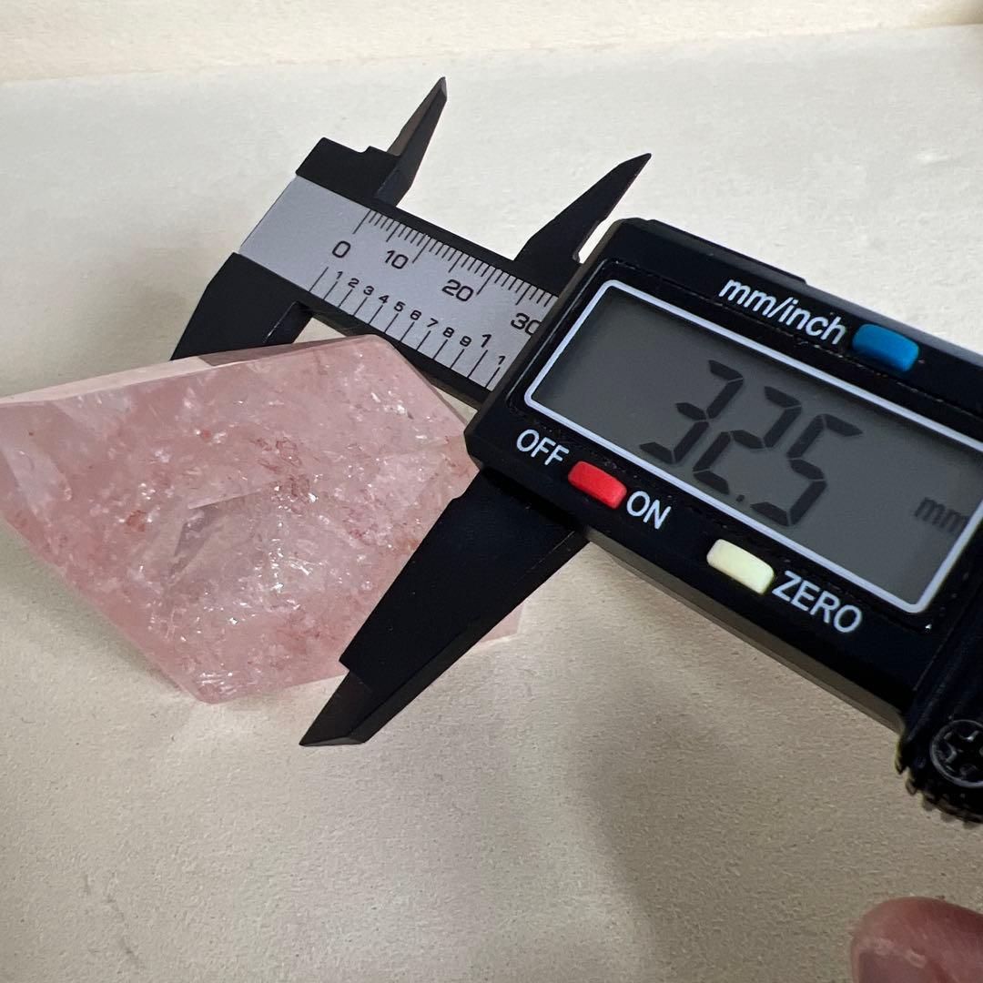 天然石　ピンククォーツ　フリーフォーム　台座なし