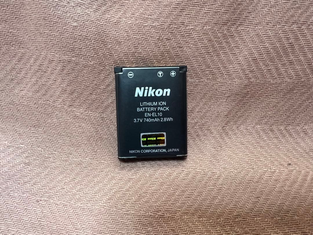 Nikon ニコン　COOLPIX S570 デジタルカメラ