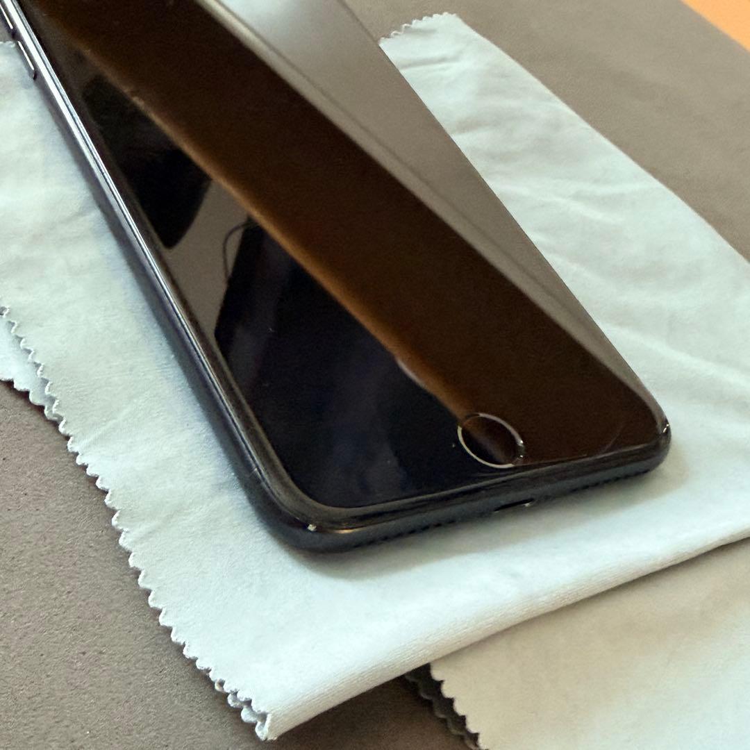 iPhone7 plus 本体　simフリー　128GB