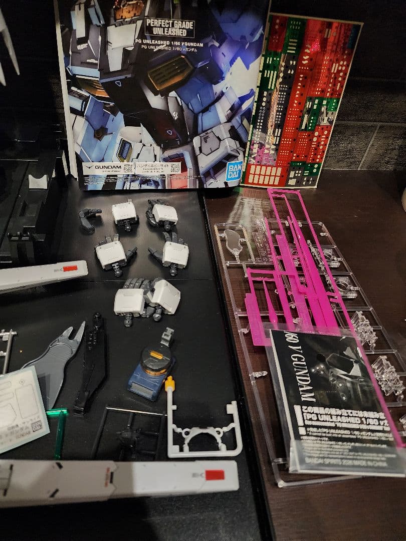 RX-93 νガンダム 1/60 LED発光機能付き