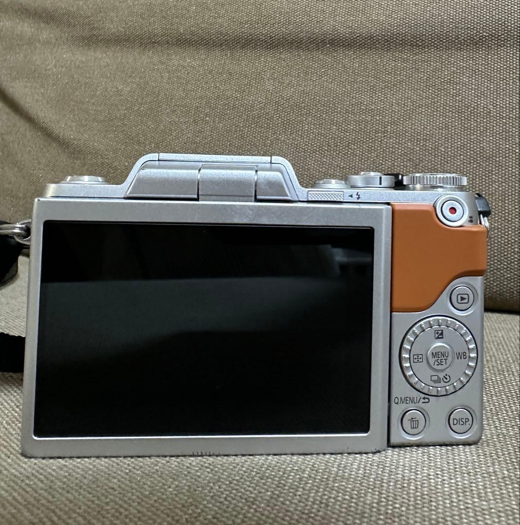 LUMIX DMC-GF7ミラーレス一眼