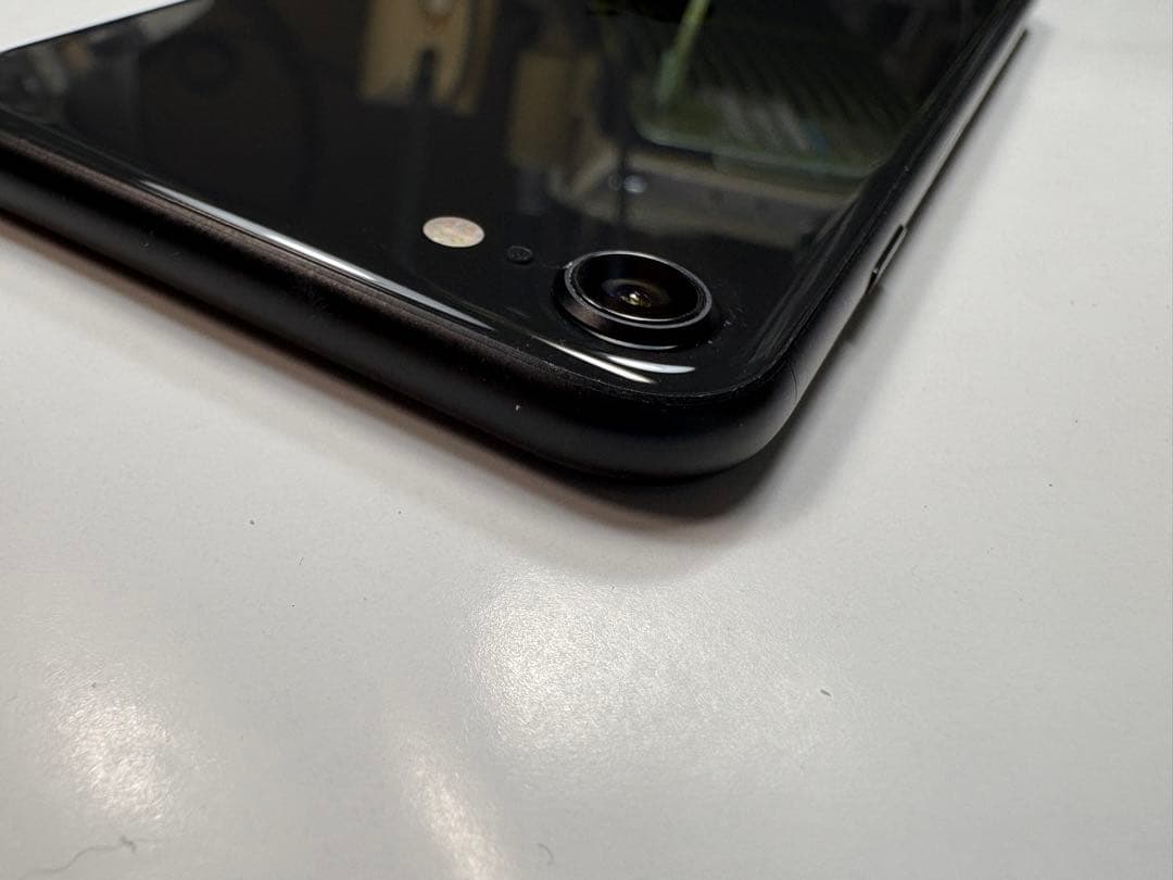 Apple iPhone SE (第2世代) ブラック SIMロック解除済