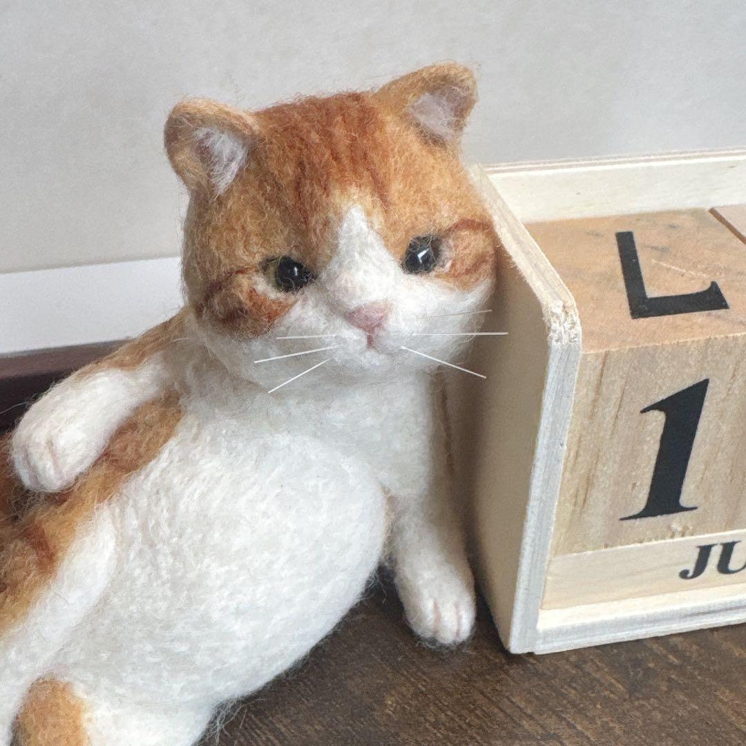 羊毛フェルト 猫 茶白猫雑貨 ぬいぐるみ マスコット