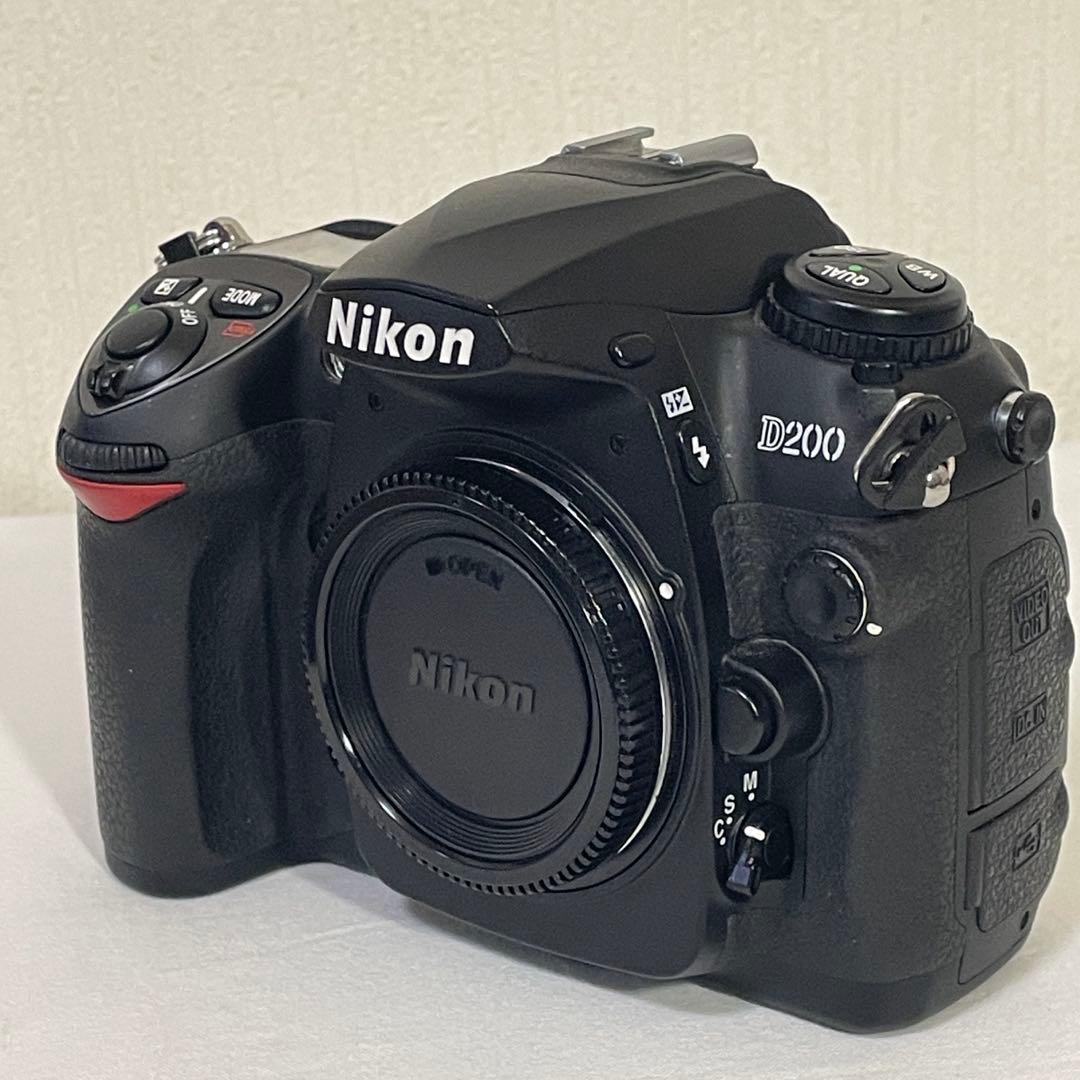 ■美品■　Nikon D200 5264枚　CFアダプタ、バッテリー付き　他