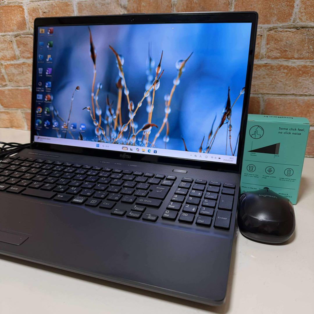美品　富士通ノートPC FHD 高速起動SSD メモリ8GB Win11Pro