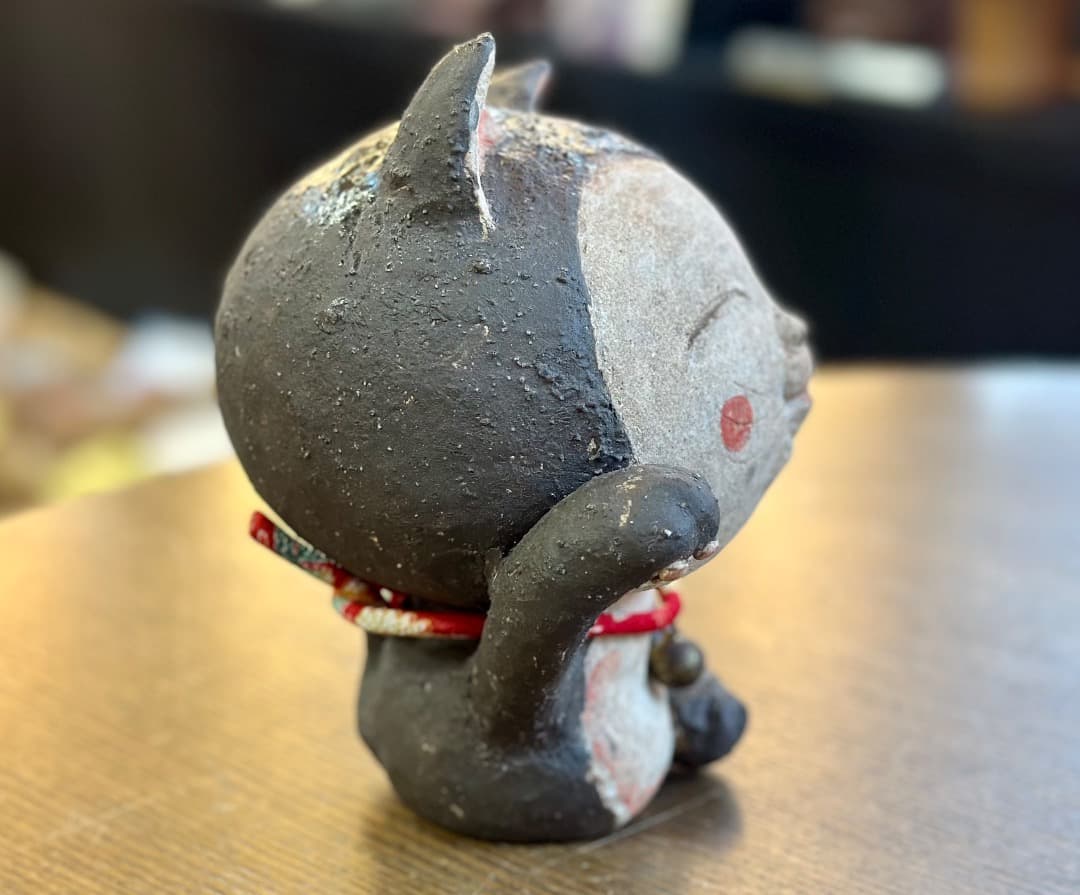 新品　りん工房　福ちゃん　猫の置物　陶器　福の札付き　プレゼント　招き猫