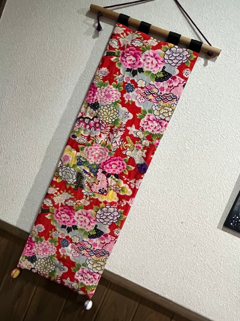 春祭り♡お花いっぱいのタペストリーハンドメイド手作り古布帯地お祝に（黒大）粗品付
