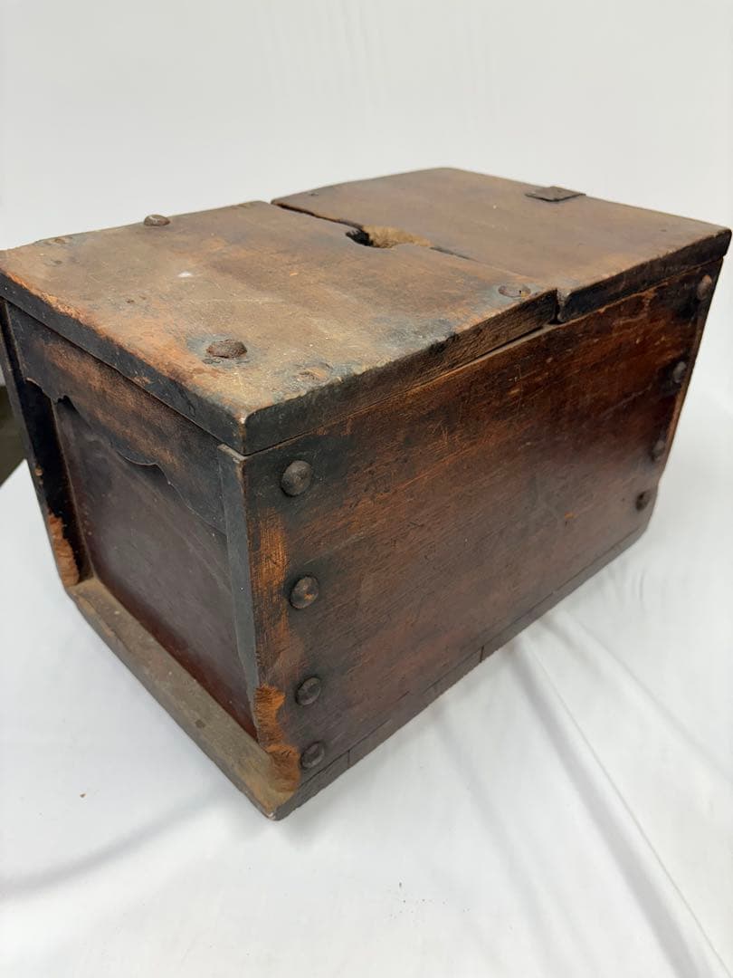 船金庫　箪笥　銭箱　賽銭箱　骨董　時代物　アンティーク　レトロ　コレクション