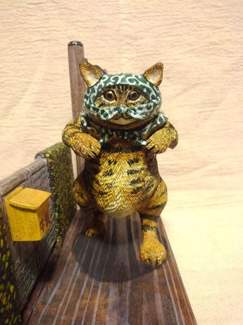 木彫りの泥棒キジトラ猫 （昭和レトロ編）