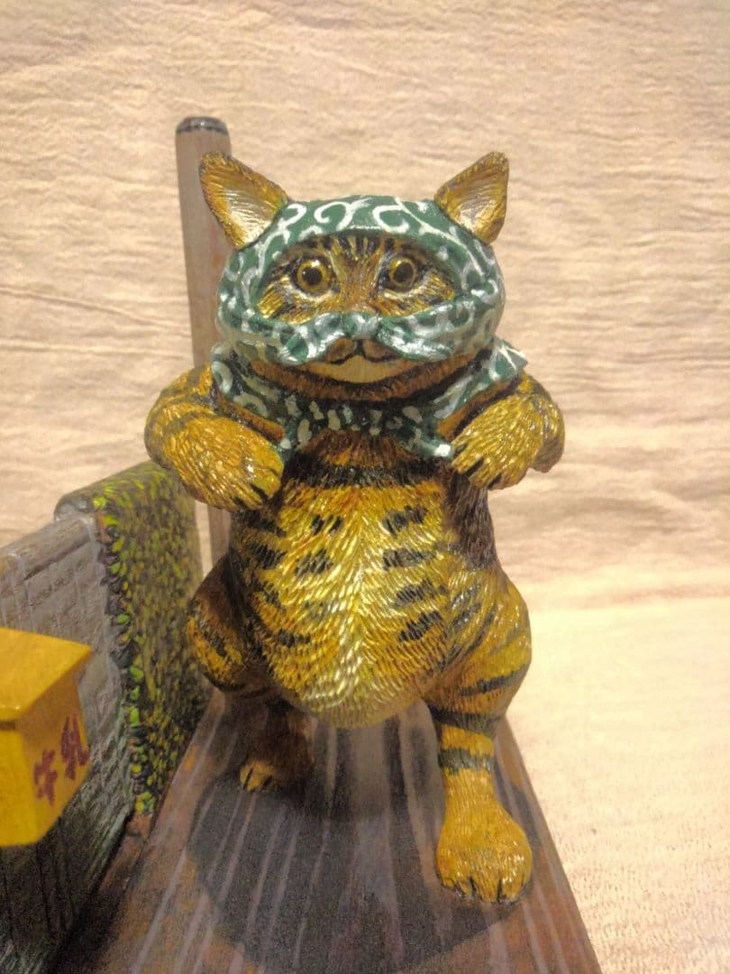 木彫りの泥棒キジトラ猫 （昭和レトロ編）
