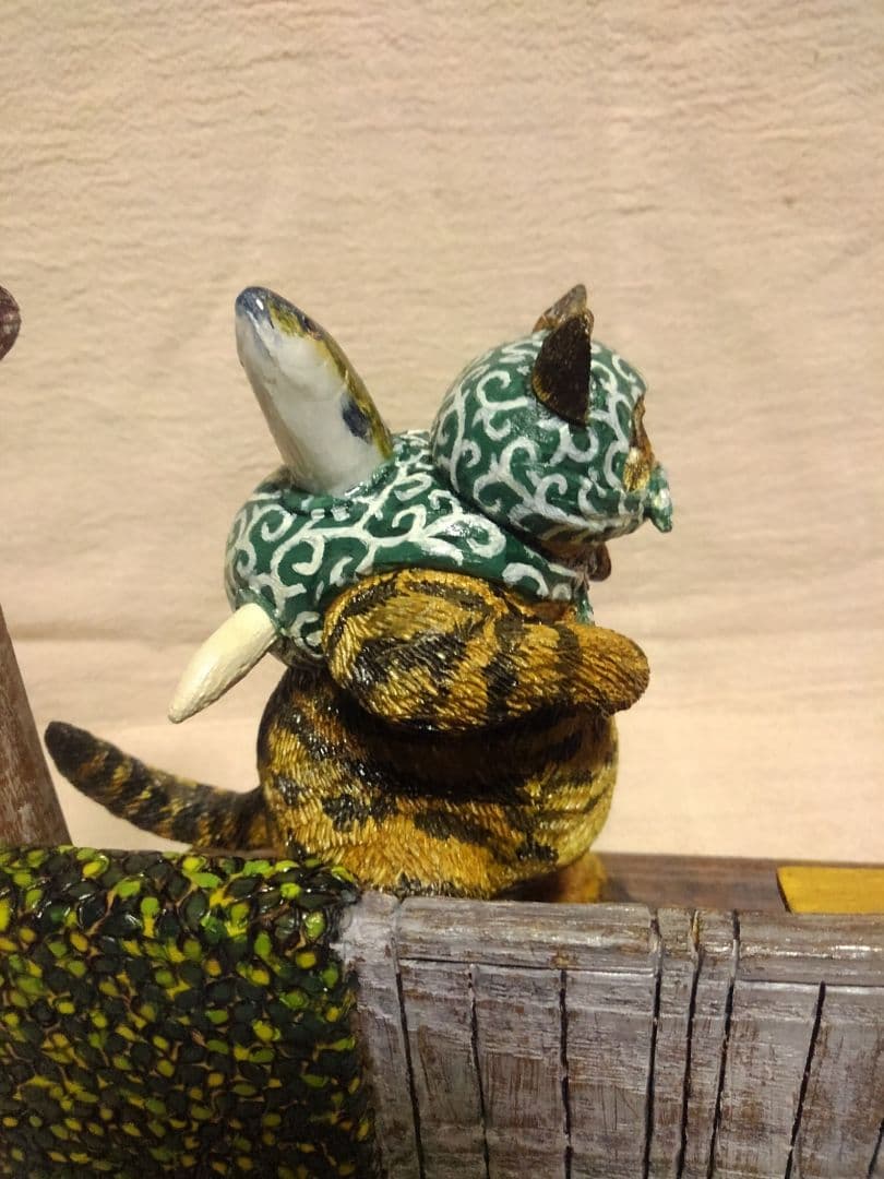 木彫りの泥棒キジトラ猫 （昭和レトロ編）