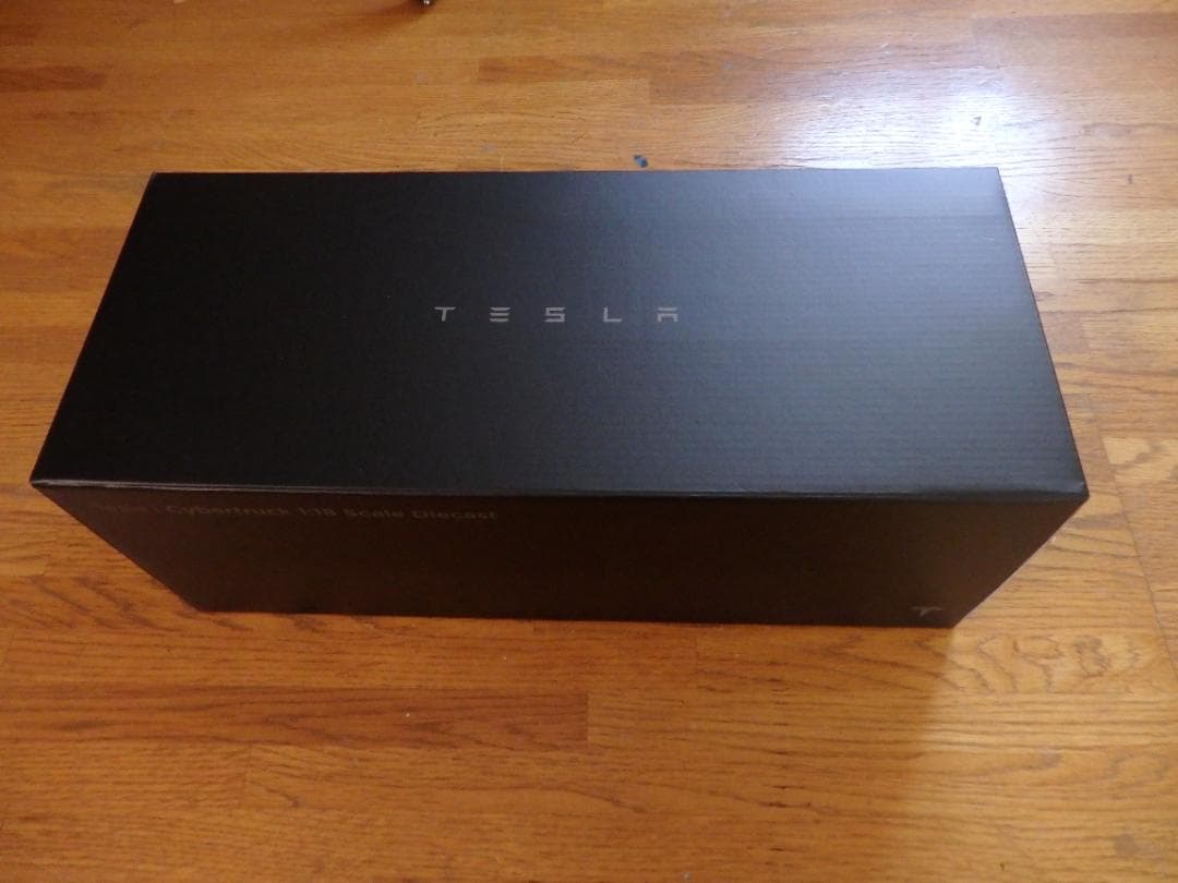 1/18 テスラ サイバートラック TESLA CYBERTRUCK