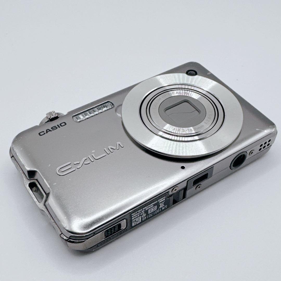 【即購入可】CASIO EXILIM CARD EX-S10 デジカメ シルバー