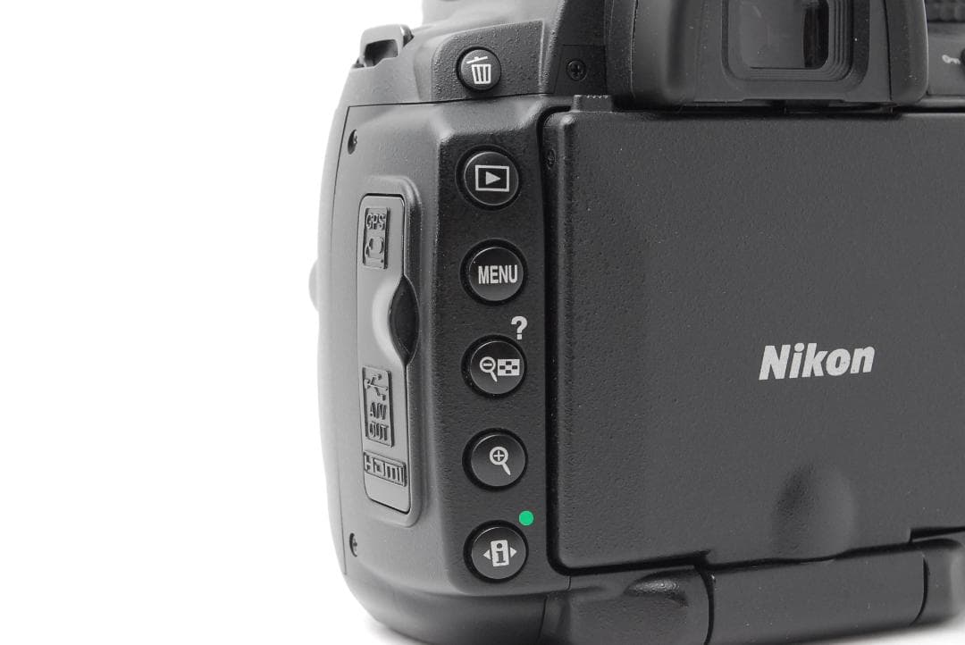 【使用感少なめ　美品】Nikon D5000　スマホ転送　自撮り　動画　簡単撮影