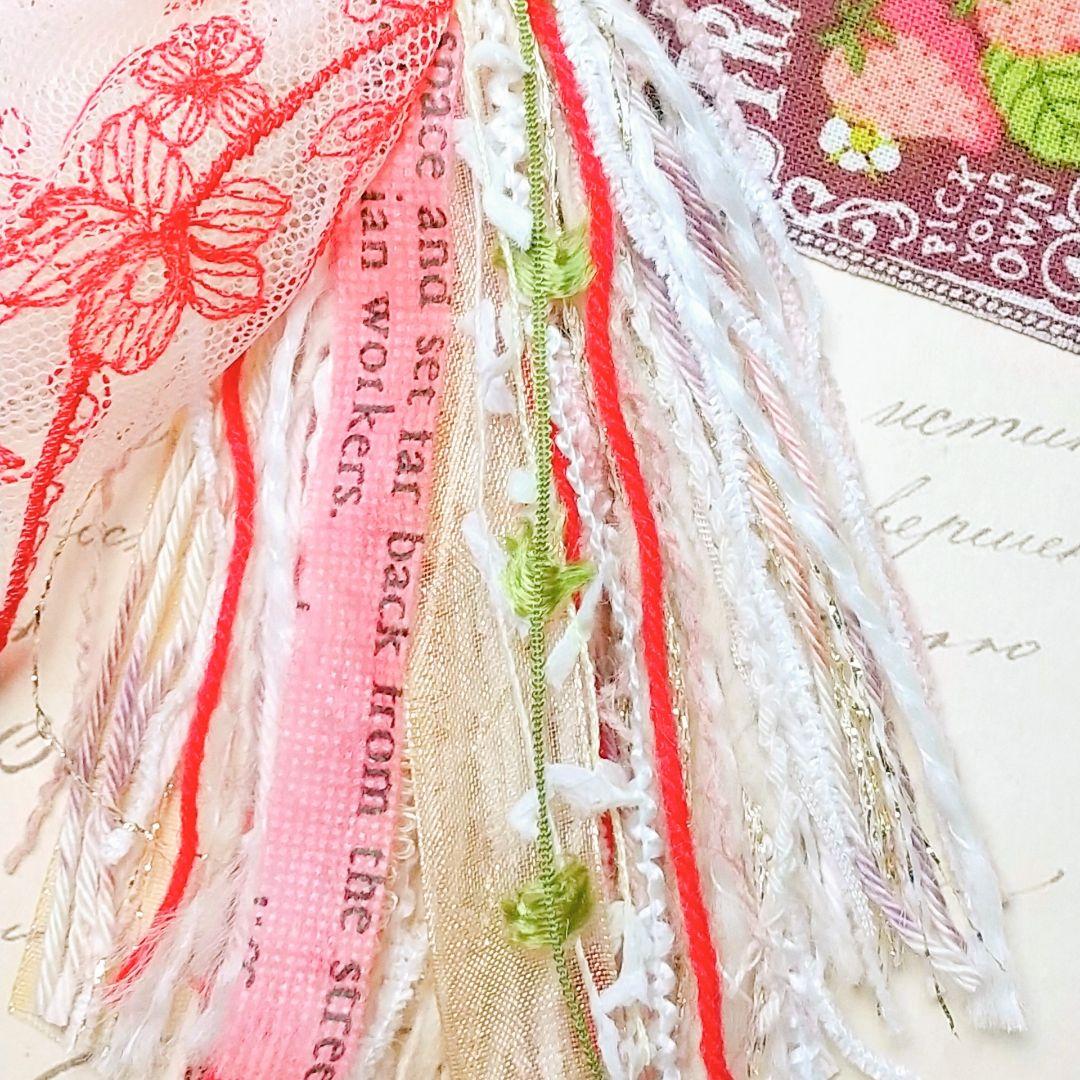 SOLD◆ ハンドメイド 糸 タッセル チャーム キーホルダー 蝶 苺 パフェ