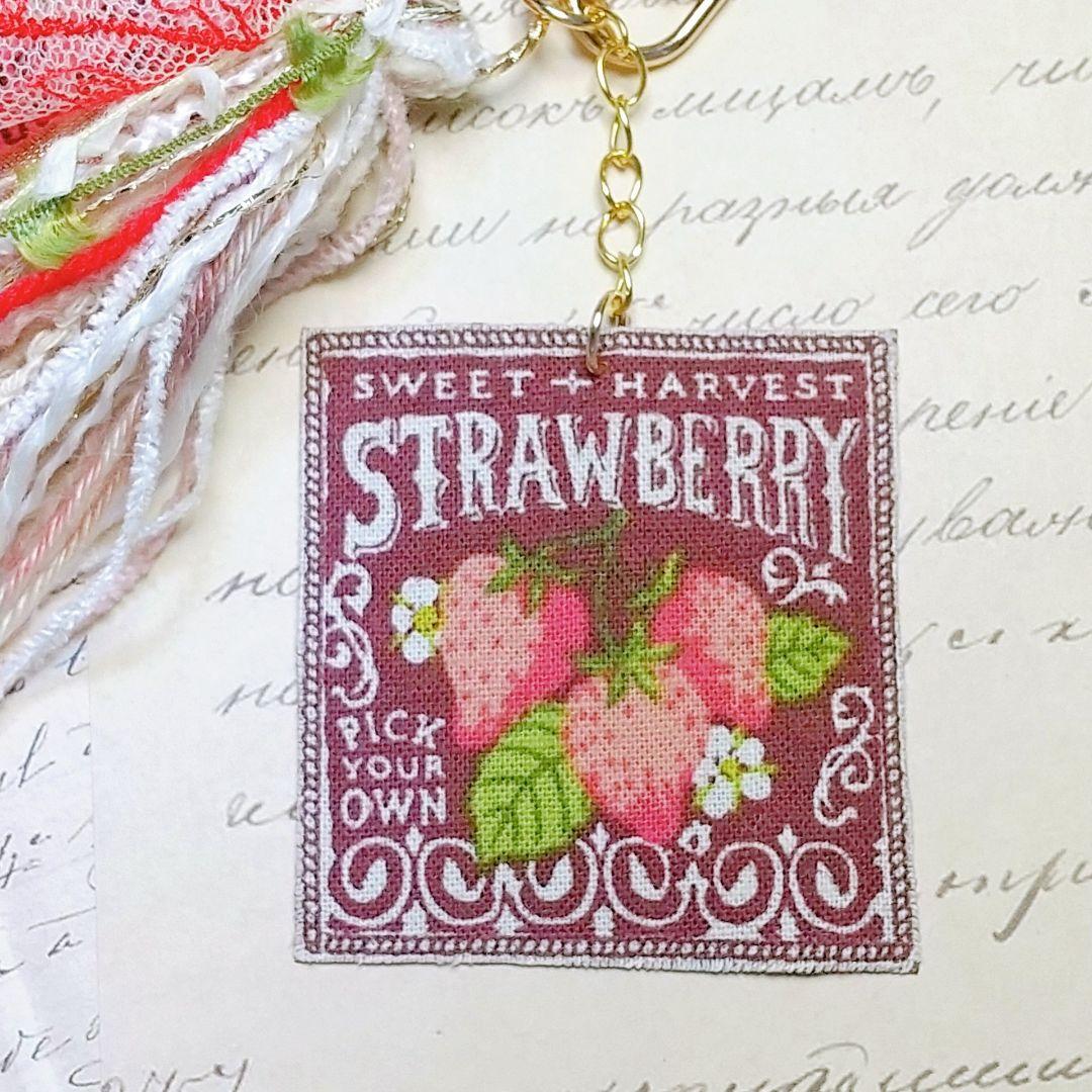 SOLD◆ ハンドメイド 糸 タッセル チャーム キーホルダー 蝶 苺 パフェ