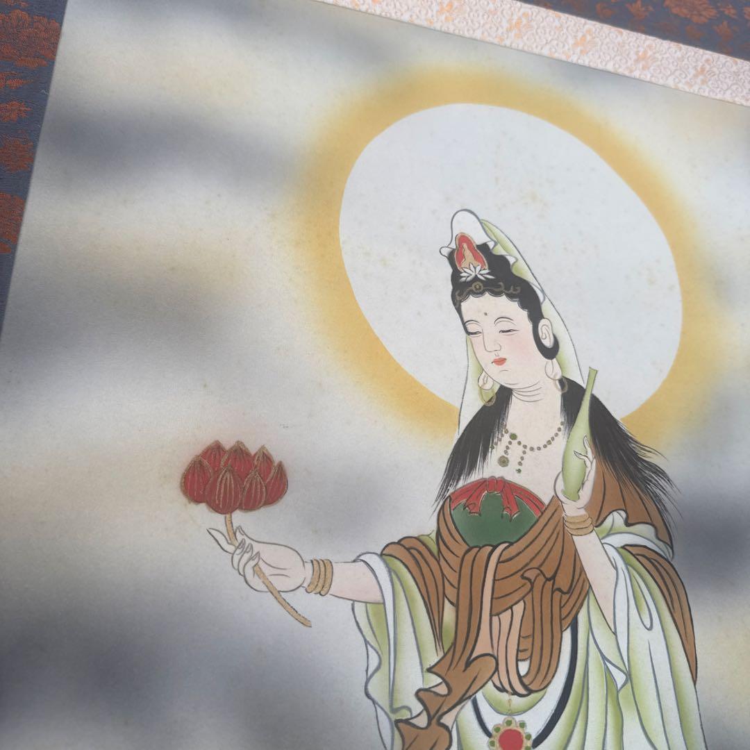 掛轴 紫雲龍雲聖觀音 美品 軸裝絹本掛軸 希少品 箱付