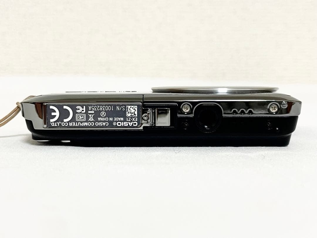 【極美品・完動品】　CASIO EXILIM EX-Z1 シルバー　動作確認済