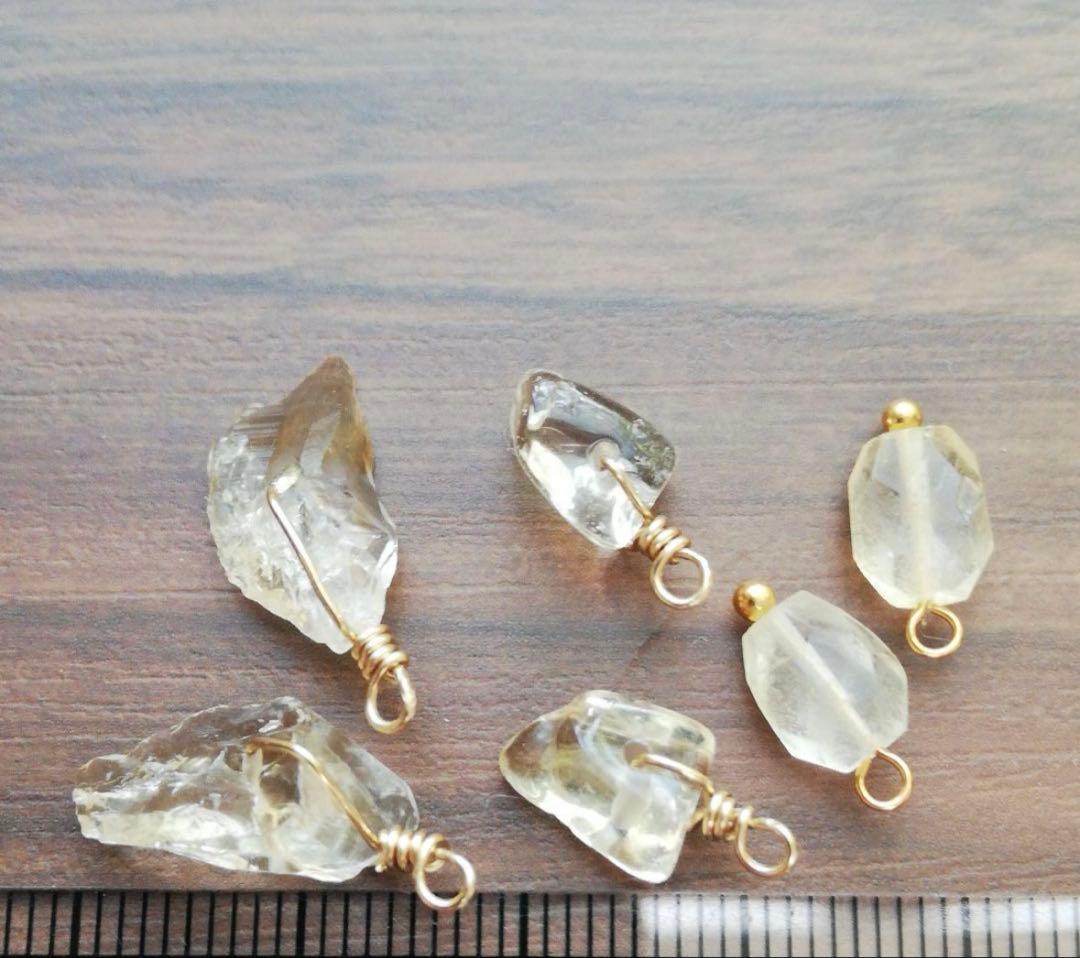 天然石さざれ チェコビーズ シードビーズ など ハンドメイド　アクセサリー