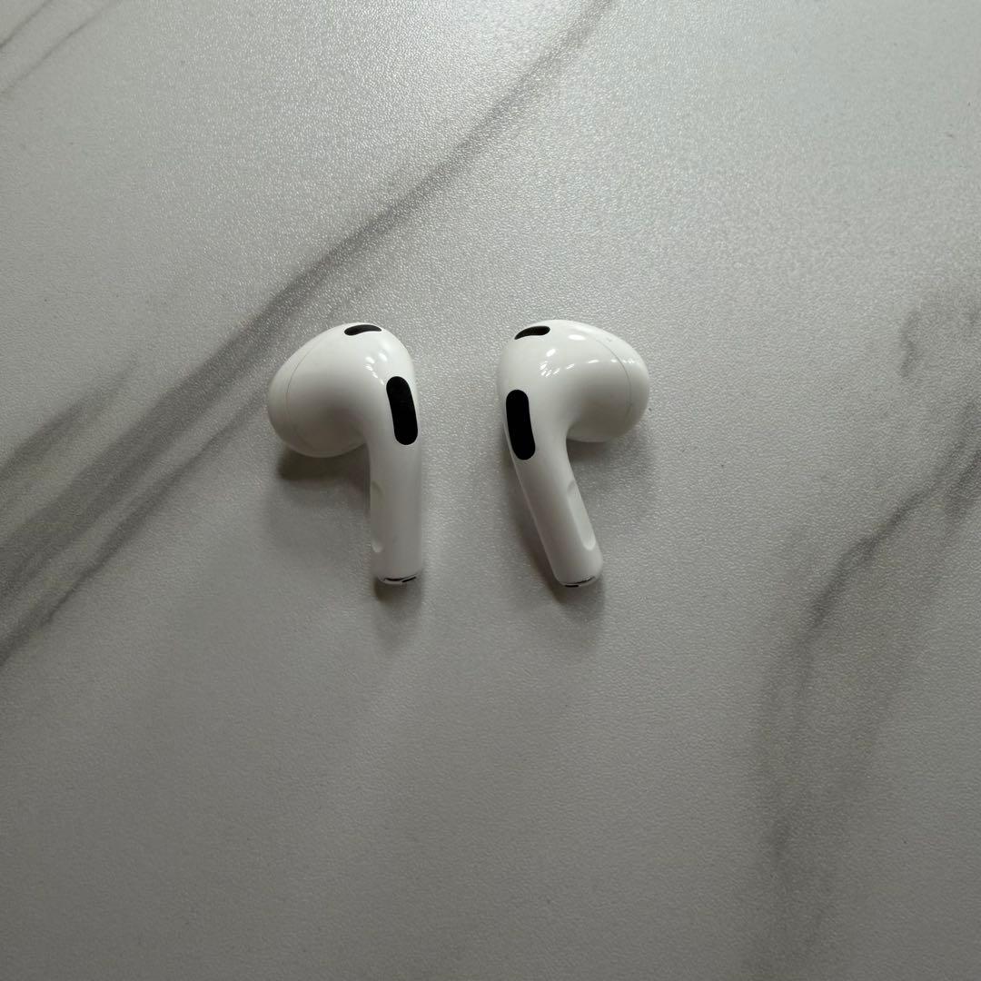 AirPod3本体・イヤホン両耳 充電ケース付き