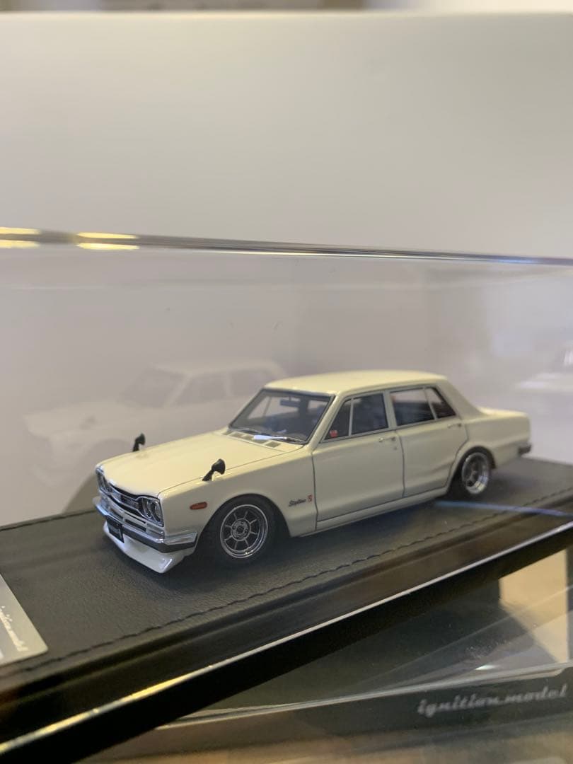 イグニッションモデル　1/43 スカイライン　GT-R PGC10 ホワイト