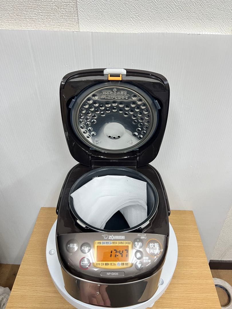 象印 Zojirushi IH炊飯器 NP-GK05（0.54L） 2021年齢