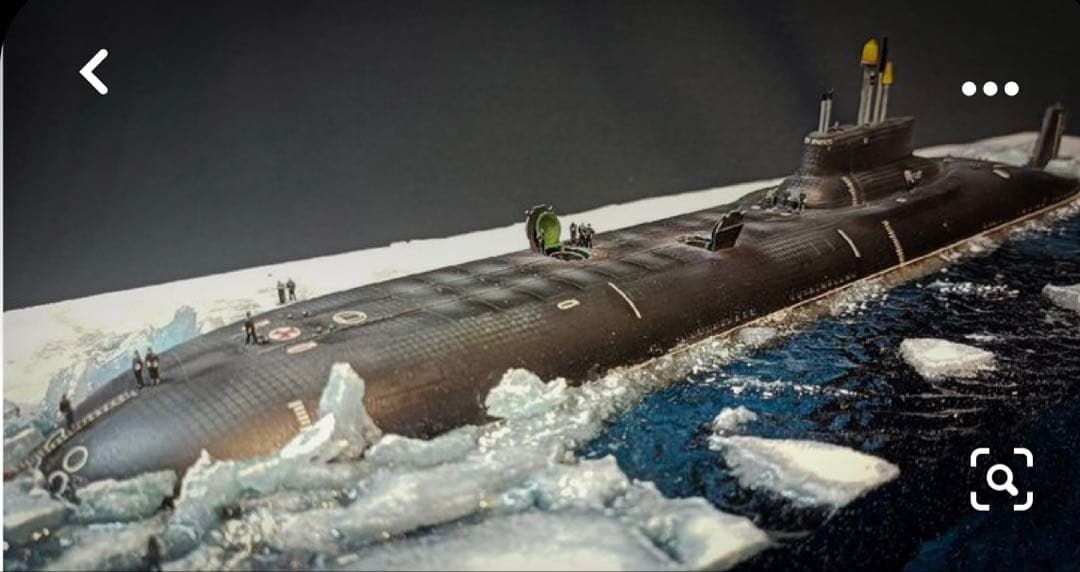 進行中　ビガワ様　タイフーン級潜水艦　流氷ジオラマ