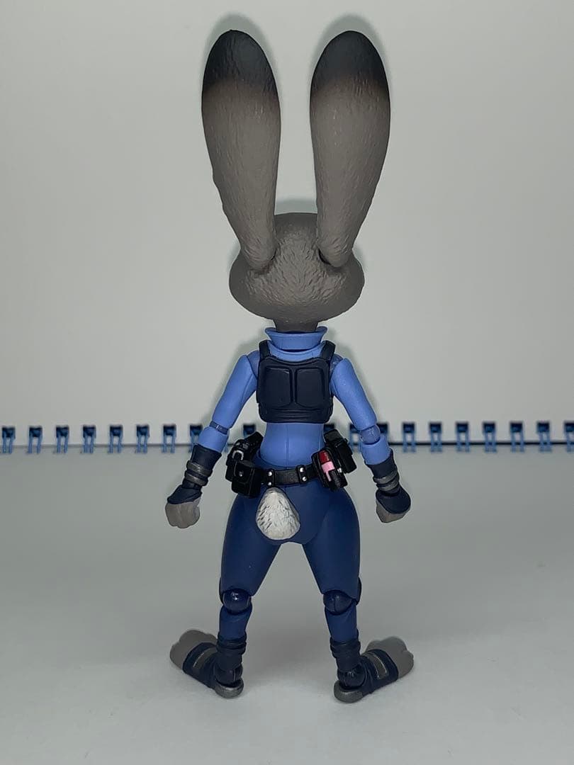 ズートピア　ジュディ・ホップス　リボルテック　アクション フィギュア