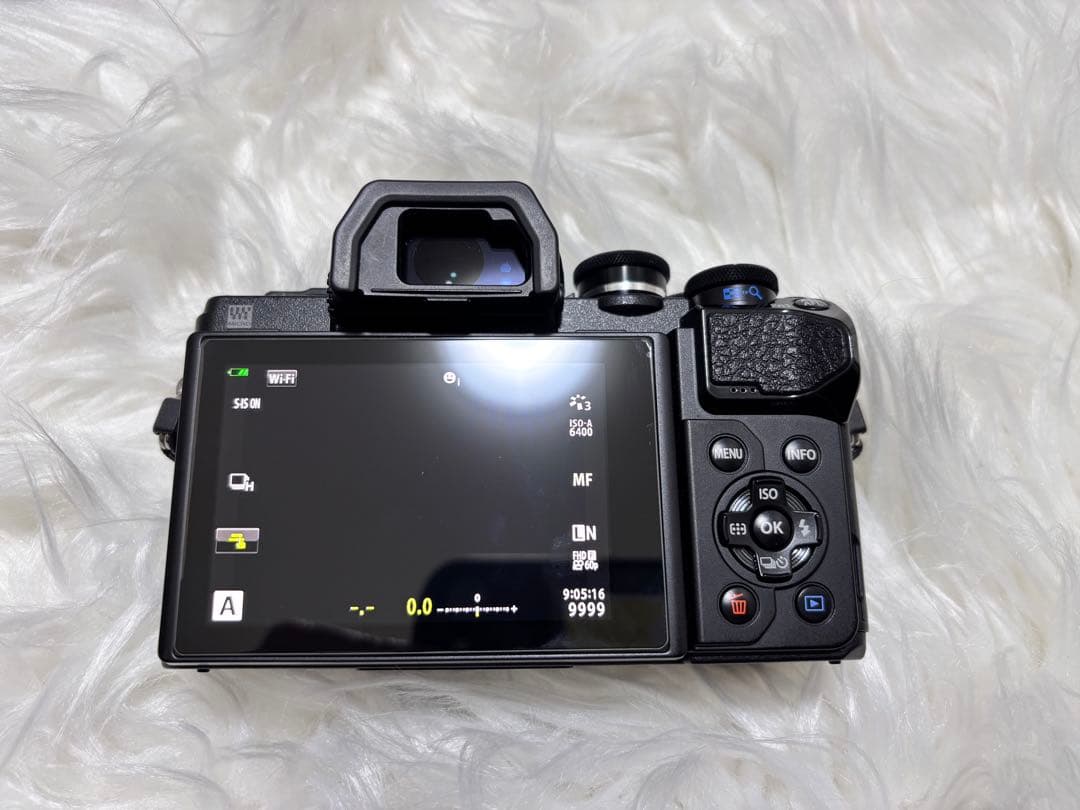 【レトロカメラ】OLYMPUS E-M10 Mark III 本体＋レンズセット