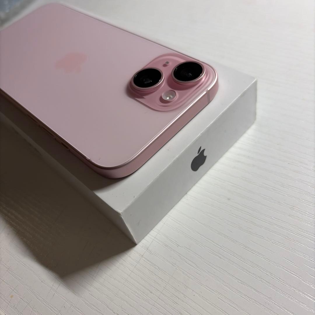iPhone15 128GB ブラック&ピンク SIMフリー 極美品