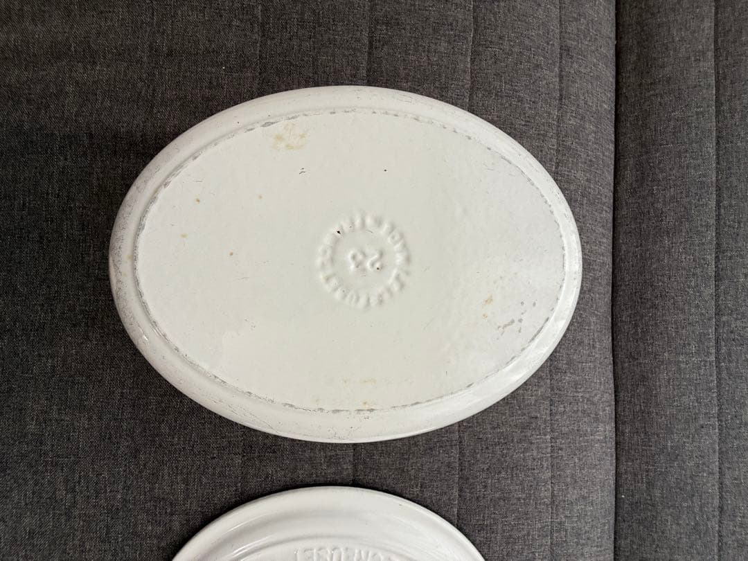 Le Creuset ホワイト オーバル鍋