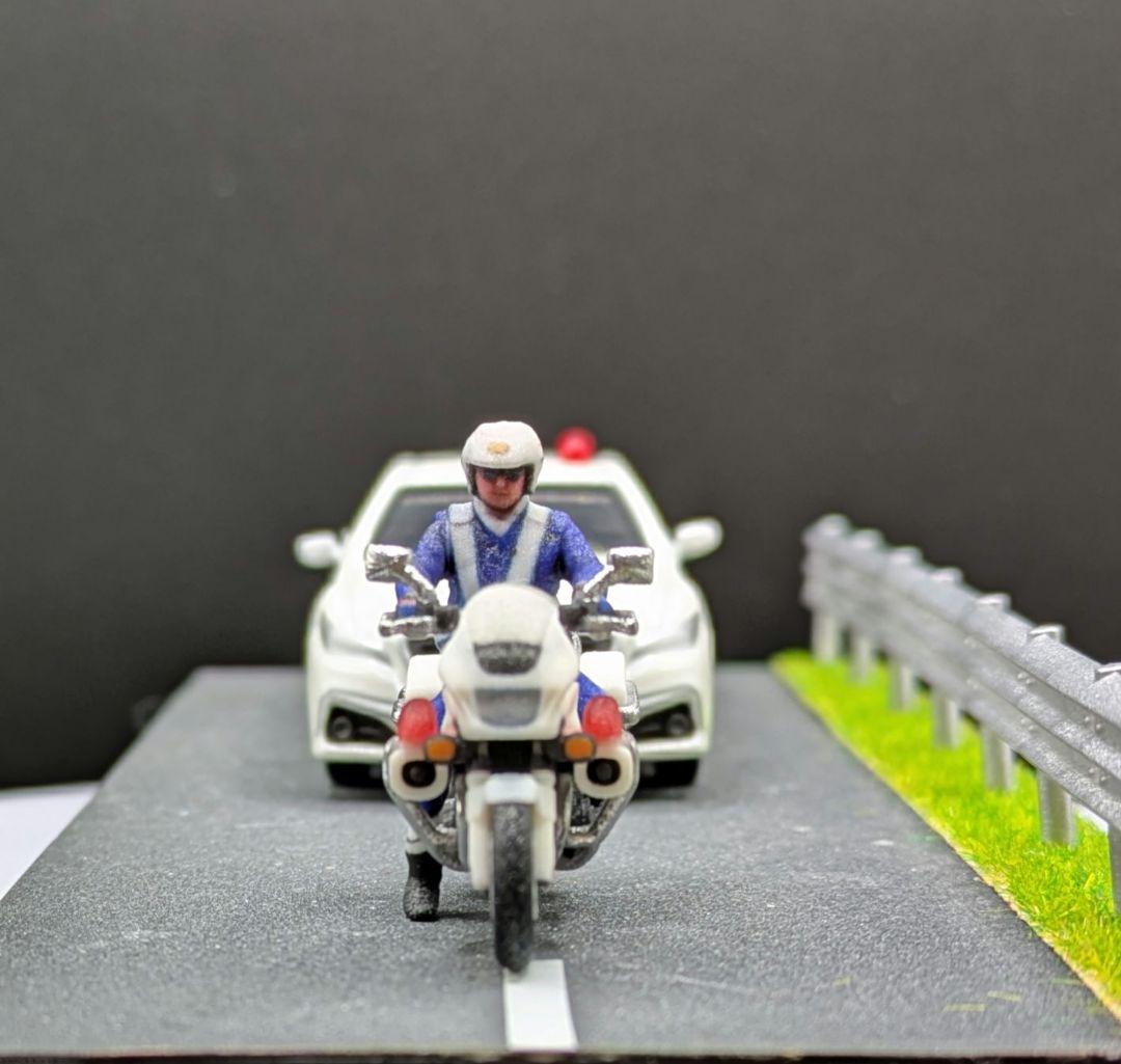 クラウン覆面パトカー＆白バイのジオラマ