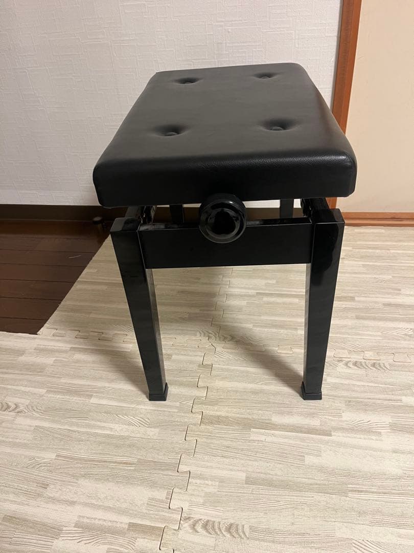ピアノ　椅子