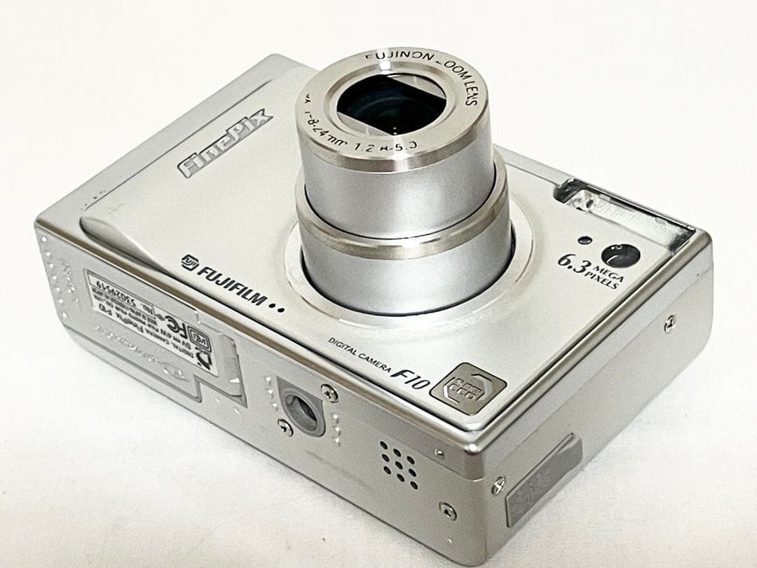 【美品・完動品】　FUJIFILM FinePix F10 シルバー　動作確認済