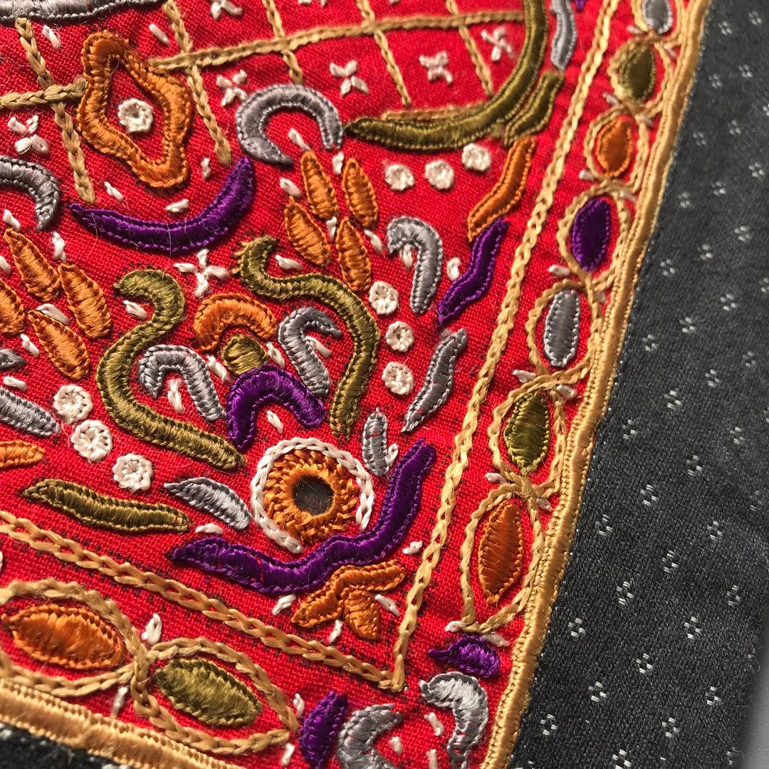 一点もの　砂漠の民の手刺繍　曼荼羅　ミラーワーク　クッションカバー　魔除け