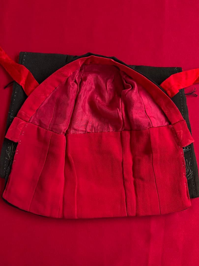 市松人形 8号(32cm)サイズの着物　比翼仕立て　黒褐色　笹梅水面　刺繍 か