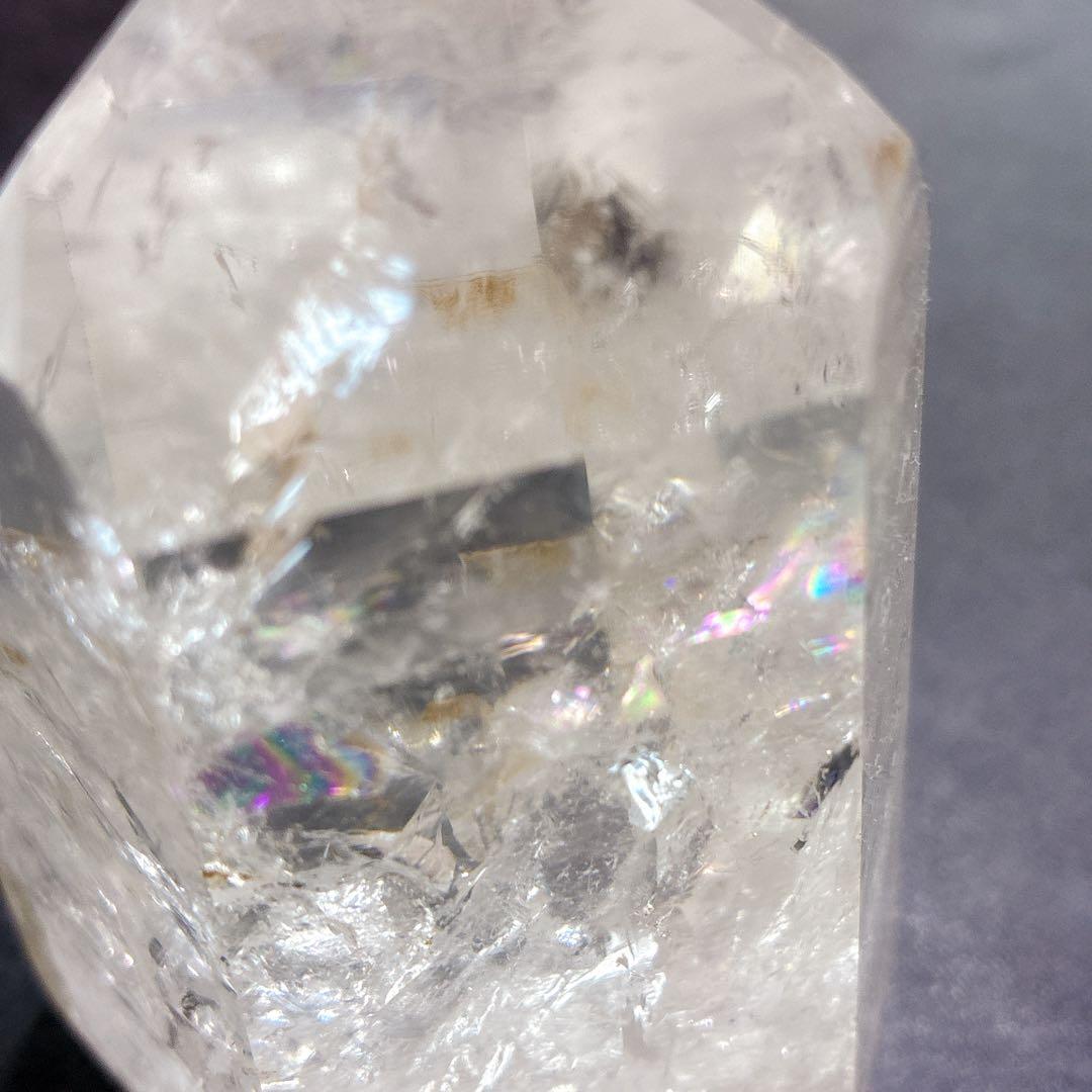 虹入り天然水晶 ロッククリスタル 六角形 595g パワーストーン レインボー