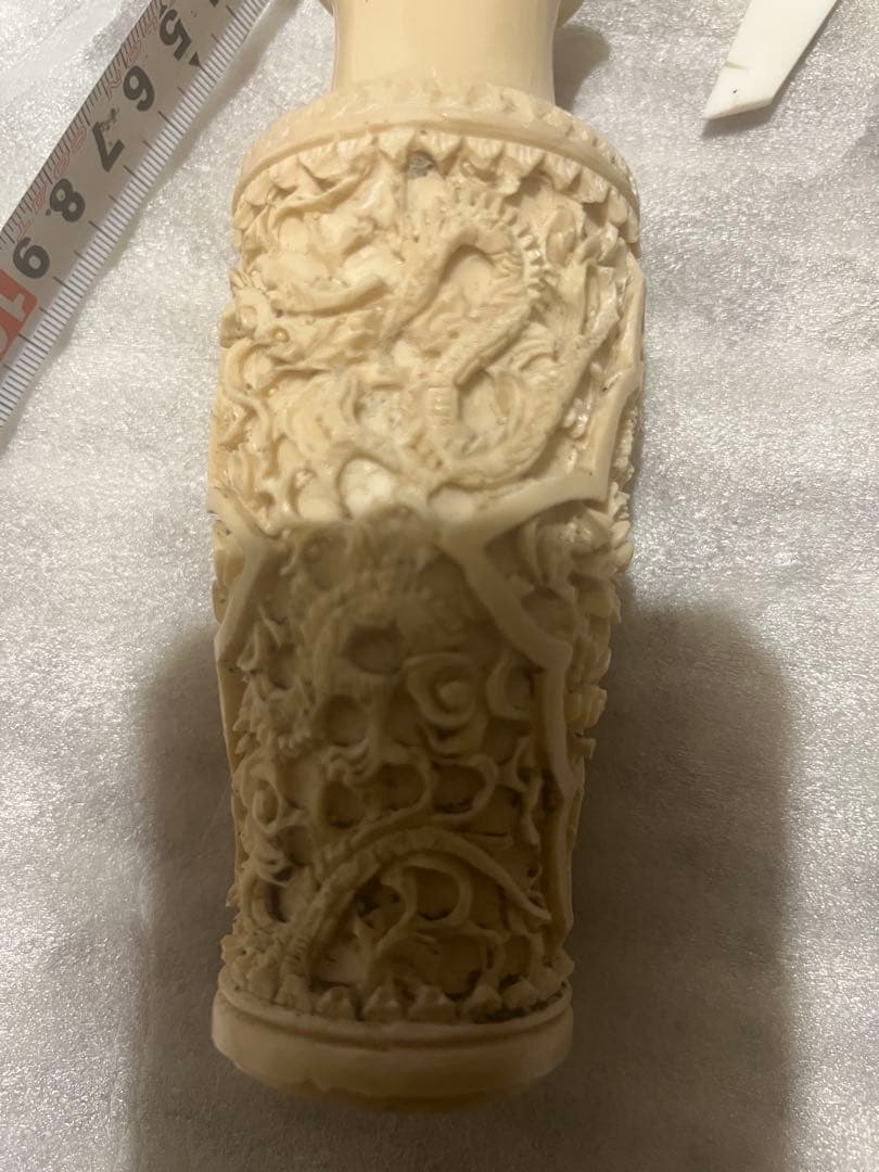 極上品の彫刻花瓶
