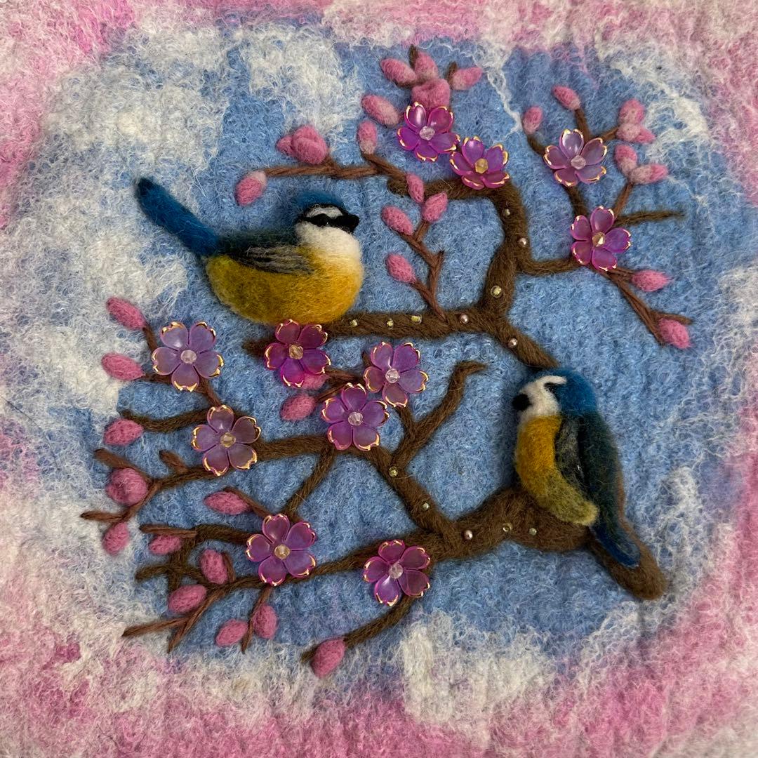 ハンドメイド がま口バッグ 桜と小鳥 刺繍 ウール100%