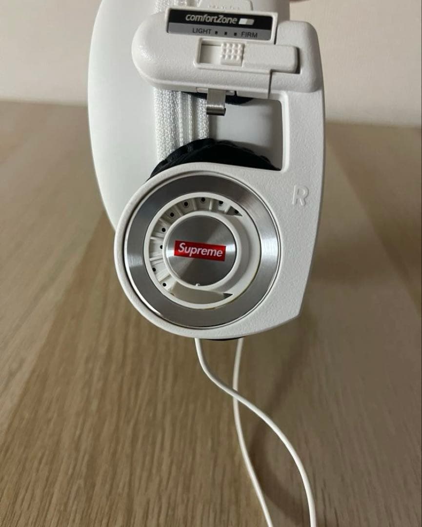 ヘッドホン Supreme / Koss Portapro Headphones white