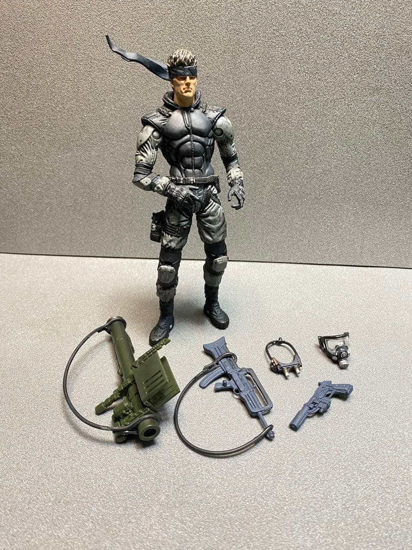 スネーク アクションフィギュア 武器付き Mcfarlene
